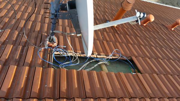 Bild: Kabelverlegung am Dach im Gänsbrunnenweg
